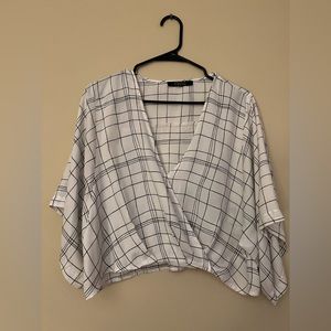 Forever 21 white and black blouse in small